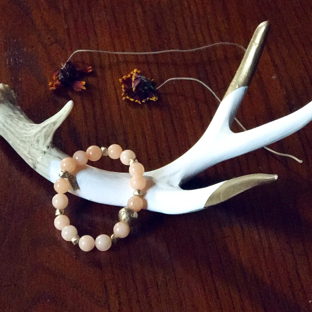 Stretch bracelet with  pink stones.